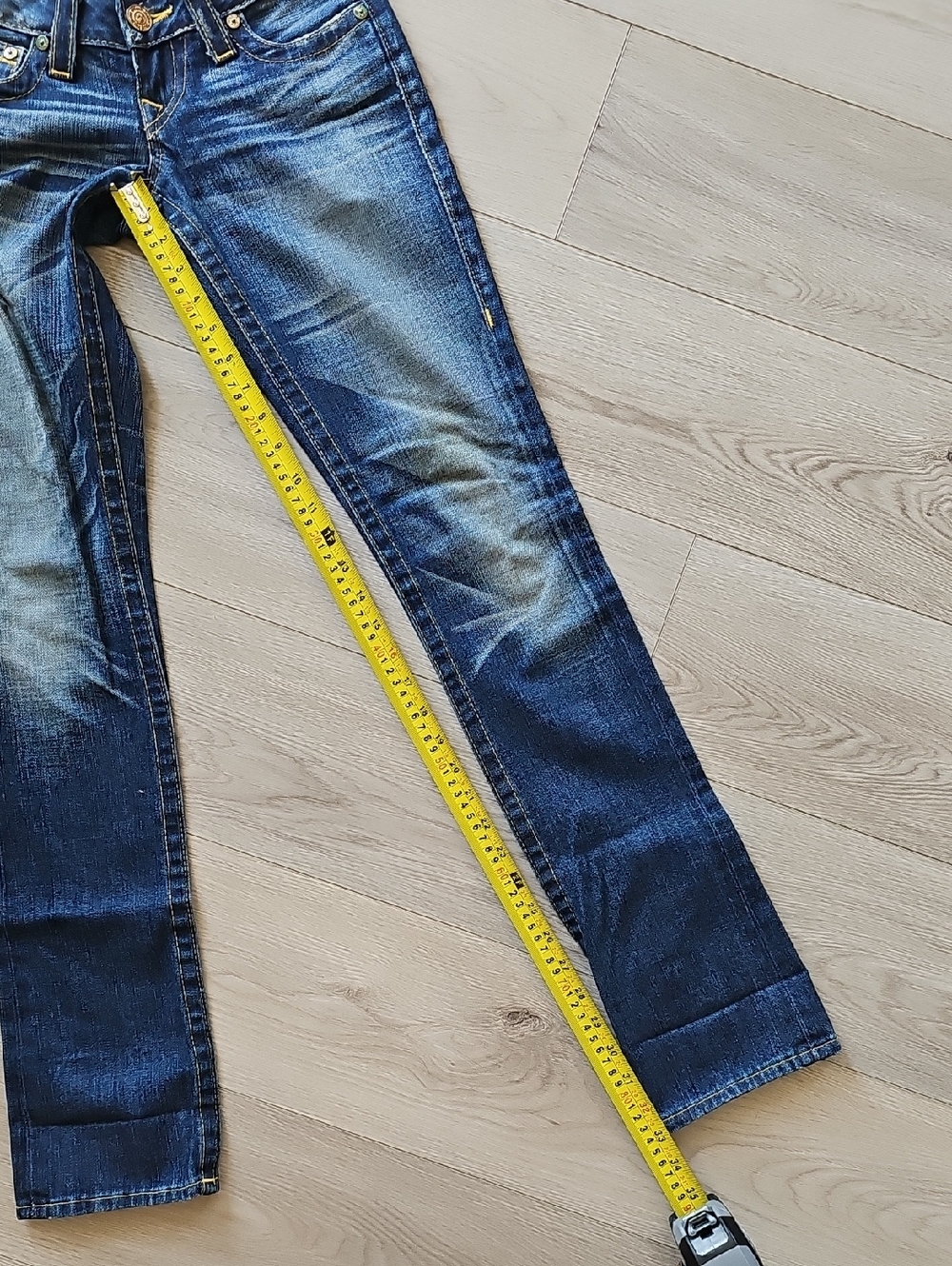 Y2K True Religion Low Rise Billy Skull Tab Roses Jeans, Sz 23 - Picture 15 of 16